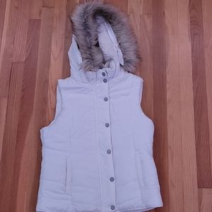 White AEROPOSTALE vest